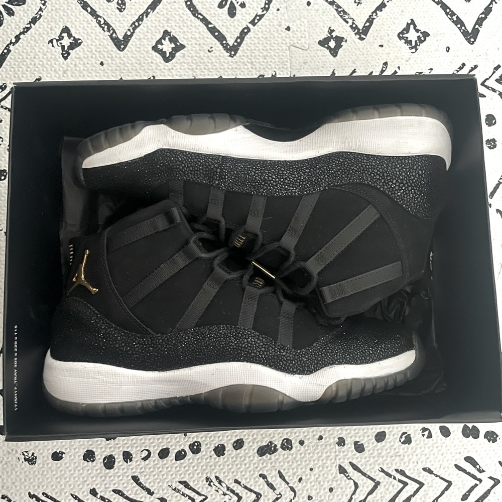 Air Jordan 11 Retro Heiress Black/Gold-White 7.5 Y